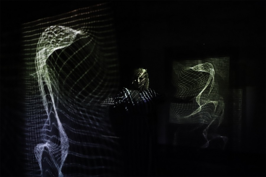 Veronika Šmírová (BEZ)ČAS-(NE)PRIESTOR / PO(EMÓ)CI(Á)T